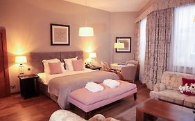 Hotel Tigerlily